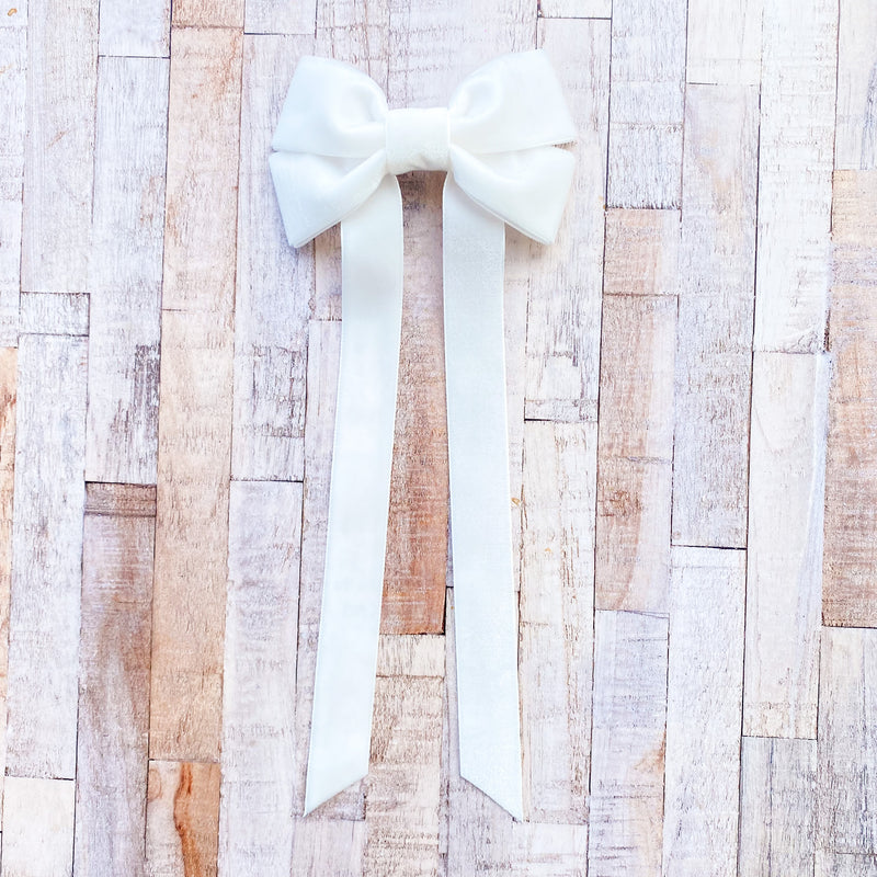 Discover the beautiful Fable Velvet Bow Barrette in Pale Ivory, perfect for flower girls and weddings, Oversize velvet hair bow, Ivory velvet hair bow, velvet hair bow uk, Ivory bow for flower girl, flower girl bow, large velvet bow uk, ivory velvet bow,barrette, hair bow for flower girl, flower girl hair accessories