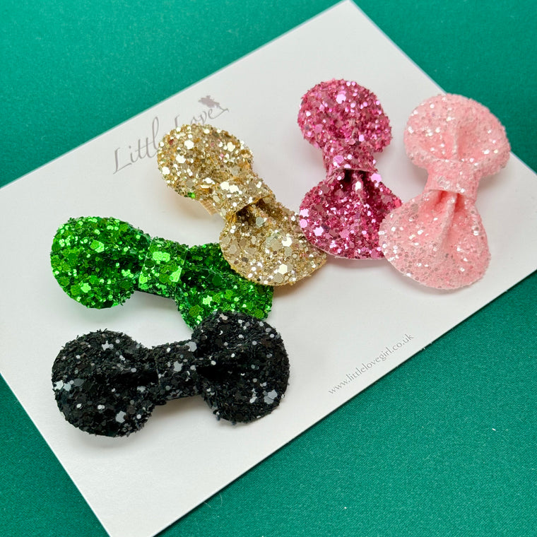 'Wicked' inspired glitter bow hair clip set, Elphaba inspired hair accessory,  wicked witch off the west, wicked movie, wicked merchandise, glitter bows wicked, Elphaba, Cynthia Erivo, wicked musical, wicked the movie, wicked bows, glitter bow, mini glitter bow, Wizard of oz, Wicked inspired, wicked costumes