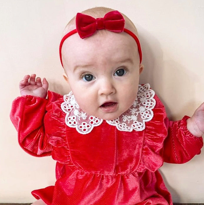 Little Love Velvet Bow Baby Headband Chrismas Set, Red and Green Velvet Bow headbands, christmas baby bow headbands, Red velvet bow headband for baby, Green velvet bay bow headband, Christmas baby headband set, Velvet Baby Bow headbands, Red baby headband with bow, Christmas baby hairbows 