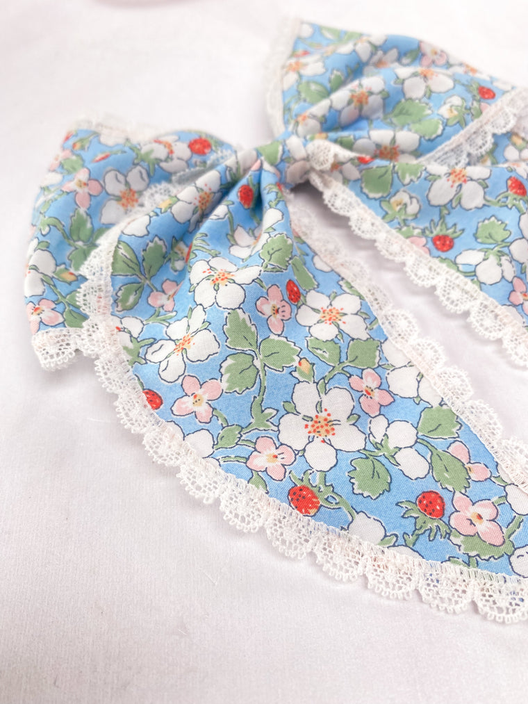 Prairie Bow Frill / Liberty Blossom Blue