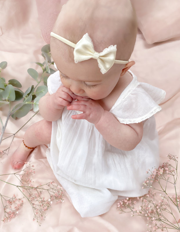 Fleur Frill Satin Baby Bow Headband / Ivory
