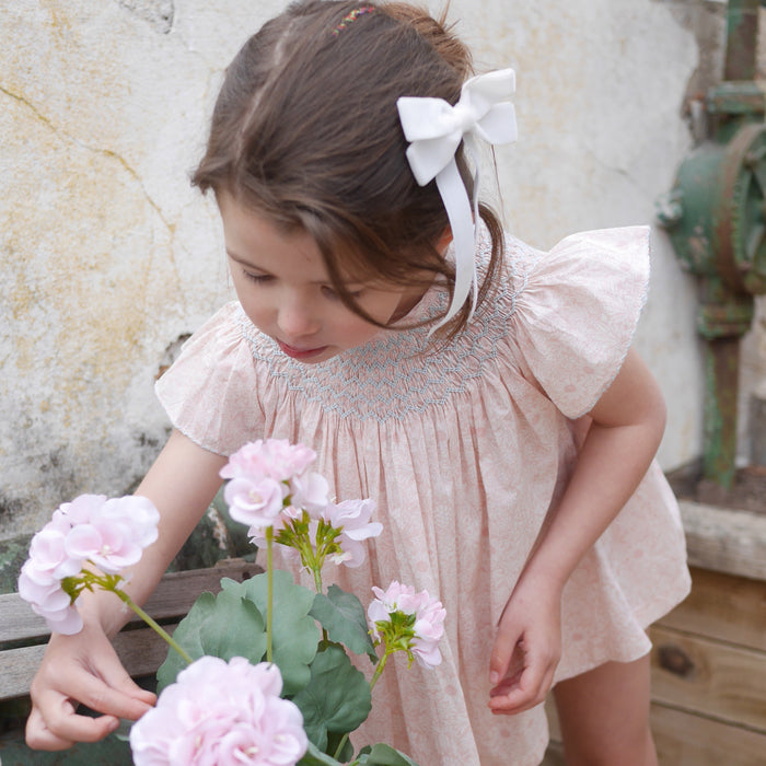Fable Petite Velvet hair bow in pale Ivory, perfect for everyday, and special occasions, ivory velvet hair bow, ivory velvet hair bow, velvet hair bow uk, ivory flower girl bow, ivory velvet bow clip, ivory bow for flower girl, velvet bow hair clip in ivory, long velvet hair bow in ivory