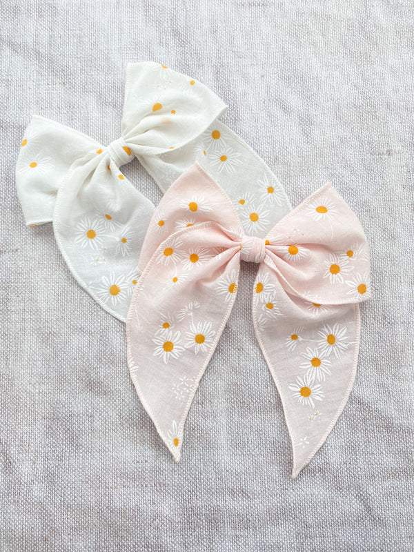 Prairie Bow Classic/ IVORY DAISY