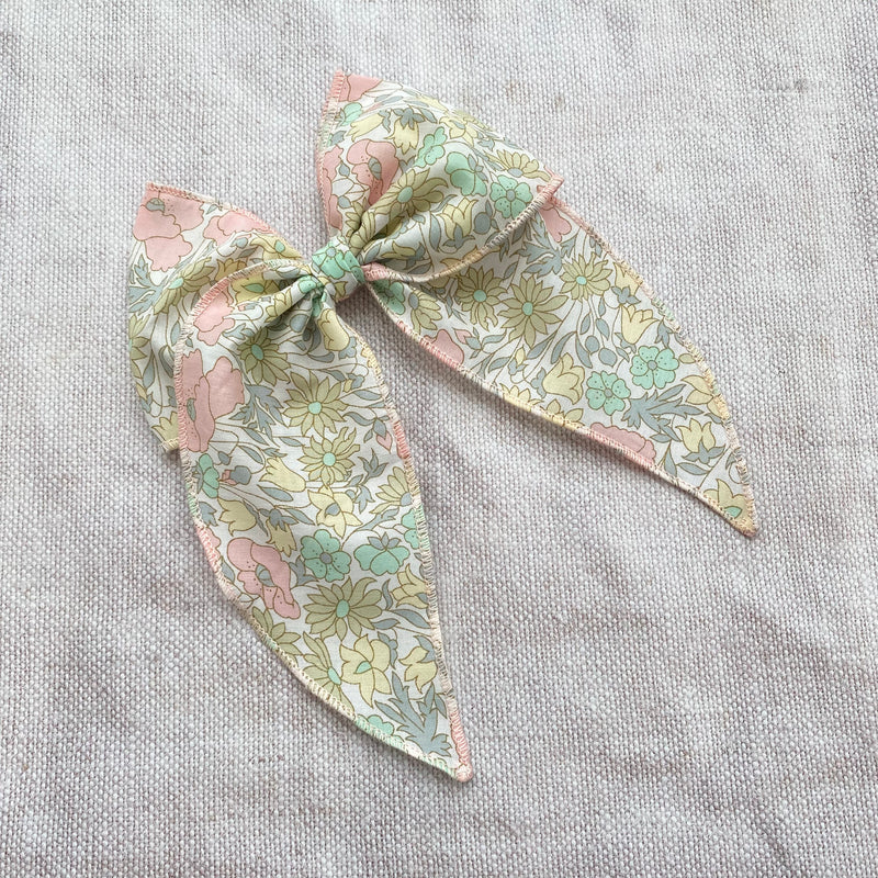 Prairie Bow Classic/ Liberty Poppies & Daisies