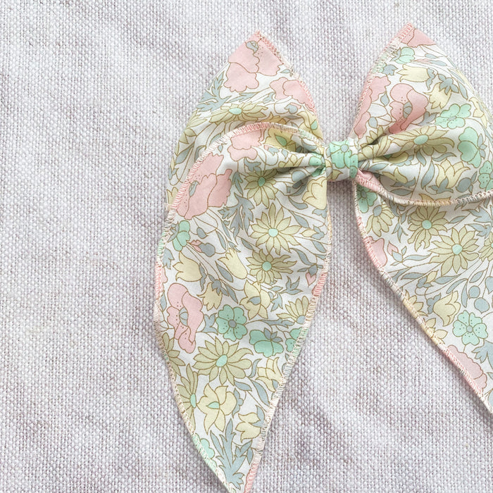 Prairie Bow Classic/ Liberty Poppies & Daisies