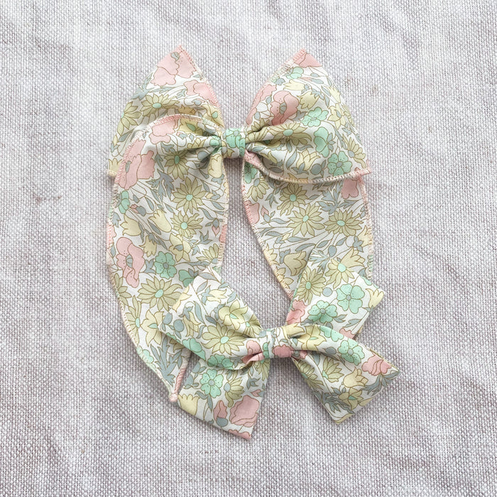 Prairie Bow Classic/ Liberty Poppies & Daisies
