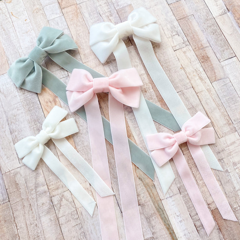Discover the beautiful Fable Velvet Bow Barrette in Pale Ivory, perfect for flower girls and weddings, Oversize velvet hair bow, Ivory velvet hair bow, velvet hair bow uk, Ivory bow for flower girl, flower girl bow, large velvet bow uk, ivory velvet bow,barrette, hair bow for flower girl, flower girl hair accessories