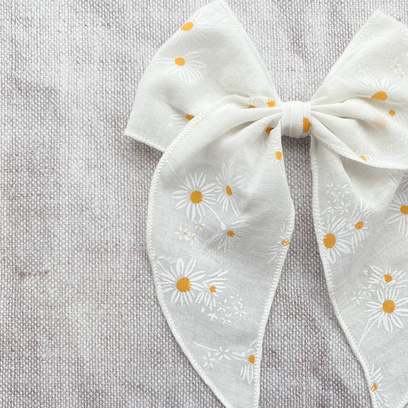 Prairie Bow Classic/ IVORY DAISY