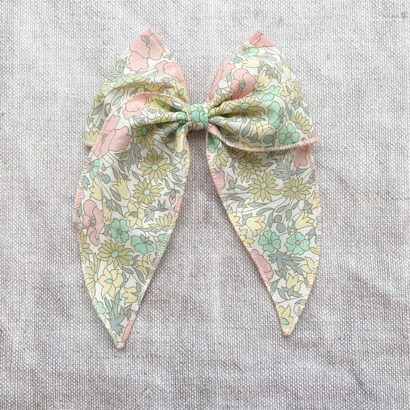 Prairie Bow Classic/ Liberty Poppies & Daisies