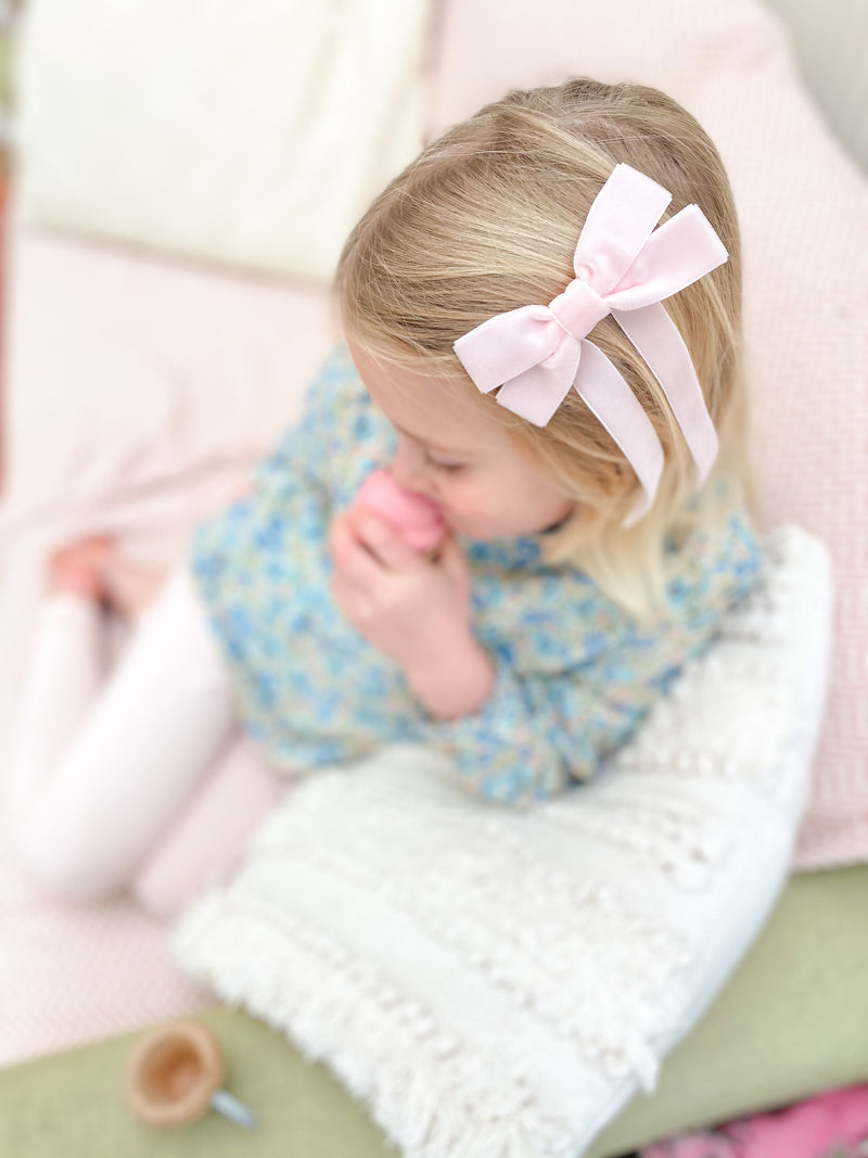 Fable Petite Velvet Bow/ Pale Pink