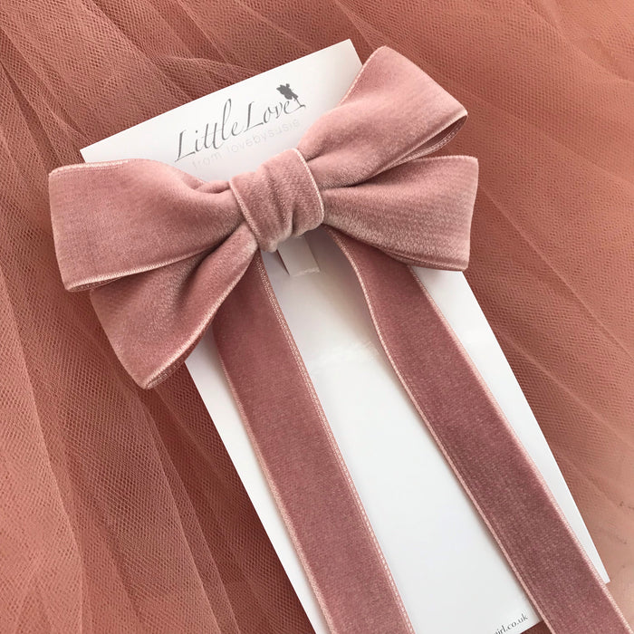 Little Love velvet bow hair clip in pink or ivory, flower girl bow hair clip, large velvet bow uk, ivory velvet hair bow, bow for flower girl, pink flower girl bow, flower girl hair accessories uk, uk flower girl accessory, Pink velvet hairbow, blush pink velvet hairbow, velvet bow barrette, Jennifer behr bow barrette 